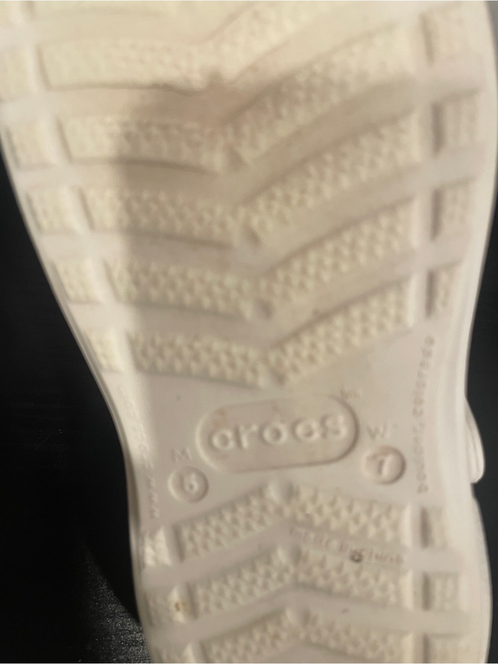 CROCS unisex Classic Clogs in White size M6/W7 - Picture 5 of 10